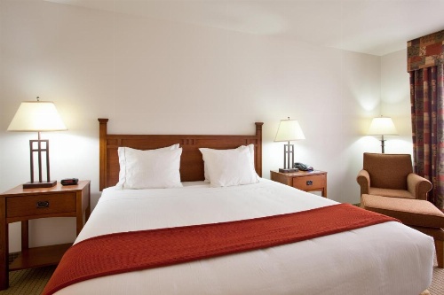 Holiday Inn Express Hotel & Suites Mattoon image 10
