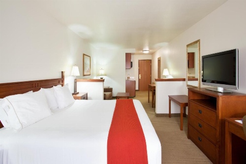 Holiday Inn Express Hotel & Suites Mattoon image 13