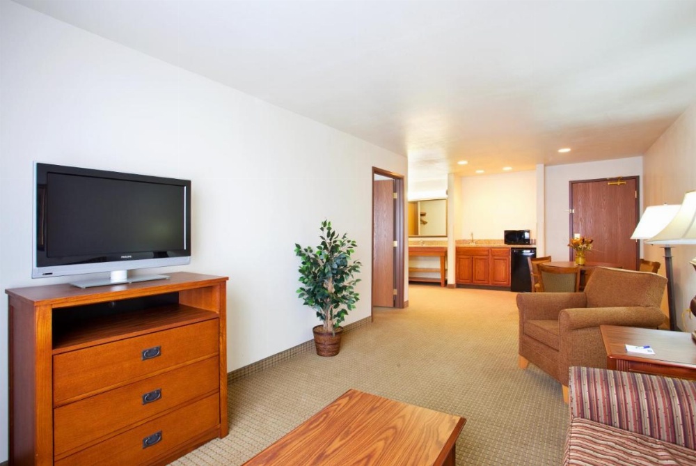 Holiday Inn Express Hotel & Suites Mattoon Image 19