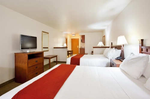 Holiday Inn Express Hotel & Suites Mattoon image 20