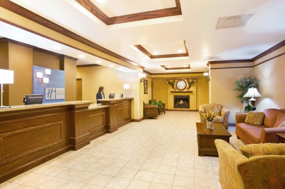Holiday Inn Express Hotel & Suites Mattoon Image 22