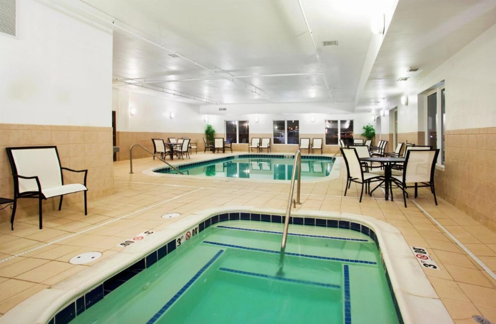 Holiday Inn Express Hotel & Suites Mattoon Image 23