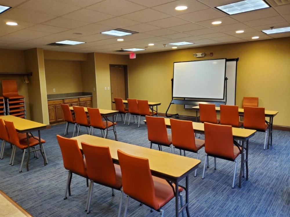 Holiday Inn Express Hotel & Suites Mattoon Image 27